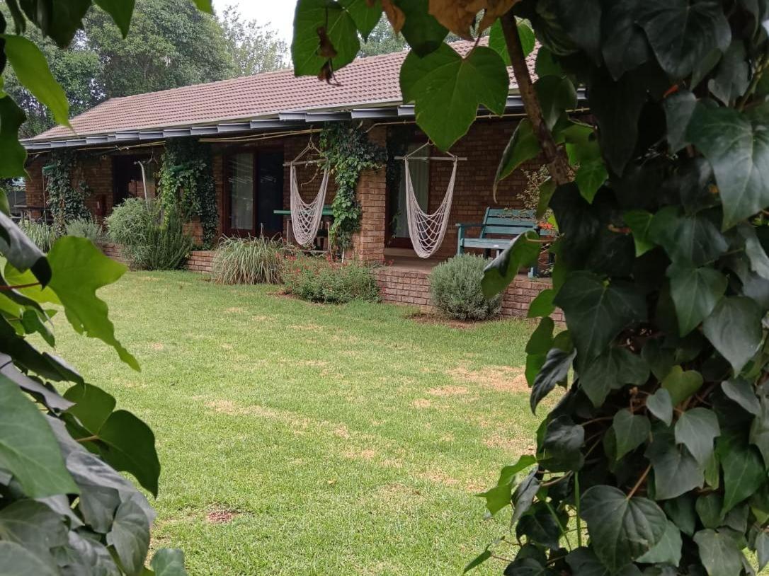 Airport Bird & Game Lodge Kempton Park Exterior foto